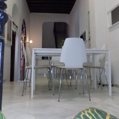 Residencia Viriato Hostel Σεβίλλη Εξωτερικό φωτογραφία