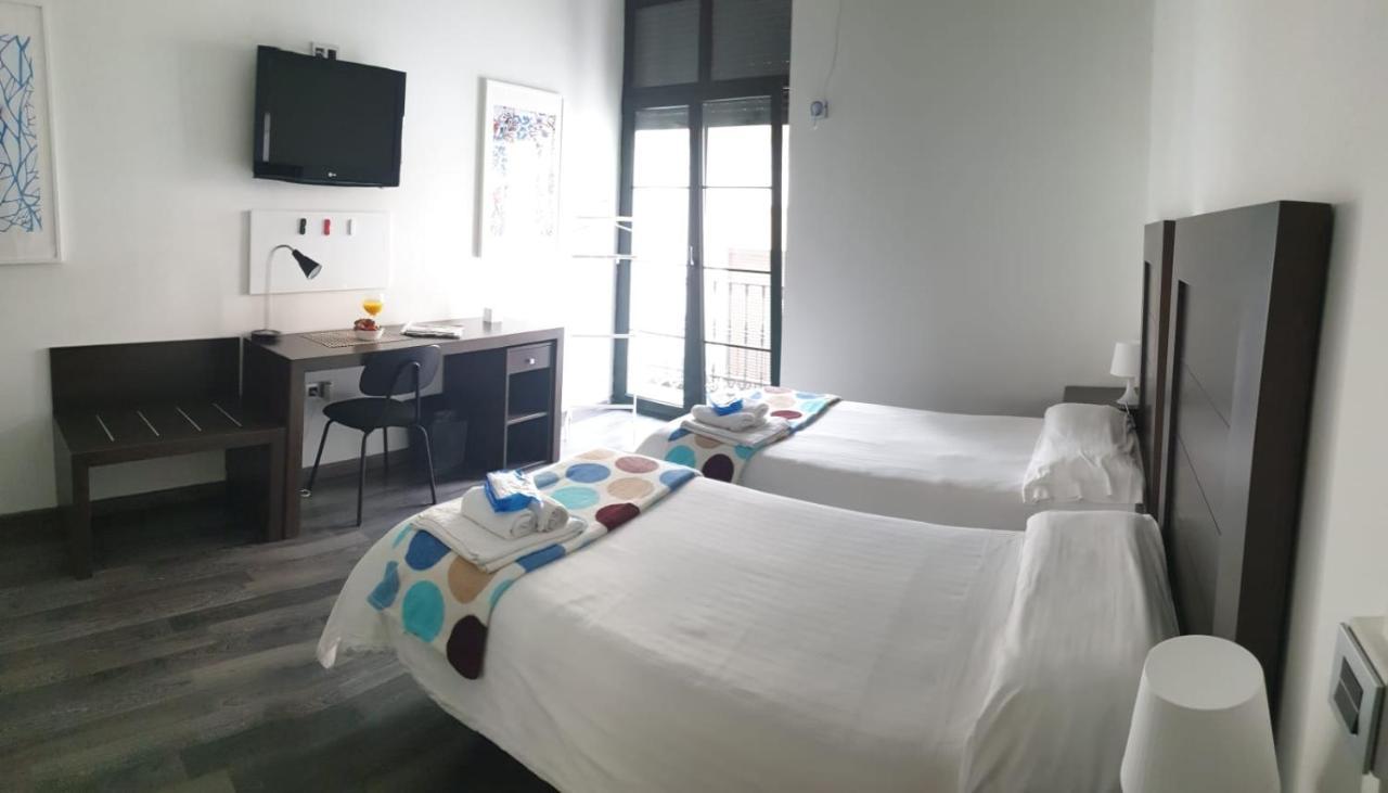 Residencia Viriato Hostel Σεβίλλη Εξωτερικό φωτογραφία