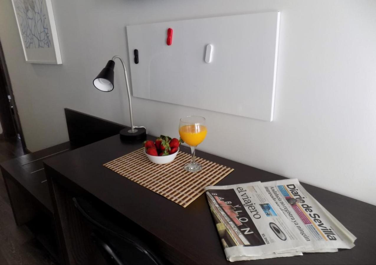 Residencia Viriato Hostel Σεβίλλη Εξωτερικό φωτογραφία