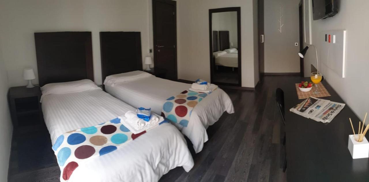 Residencia Viriato Hostel Σεβίλλη Εξωτερικό φωτογραφία