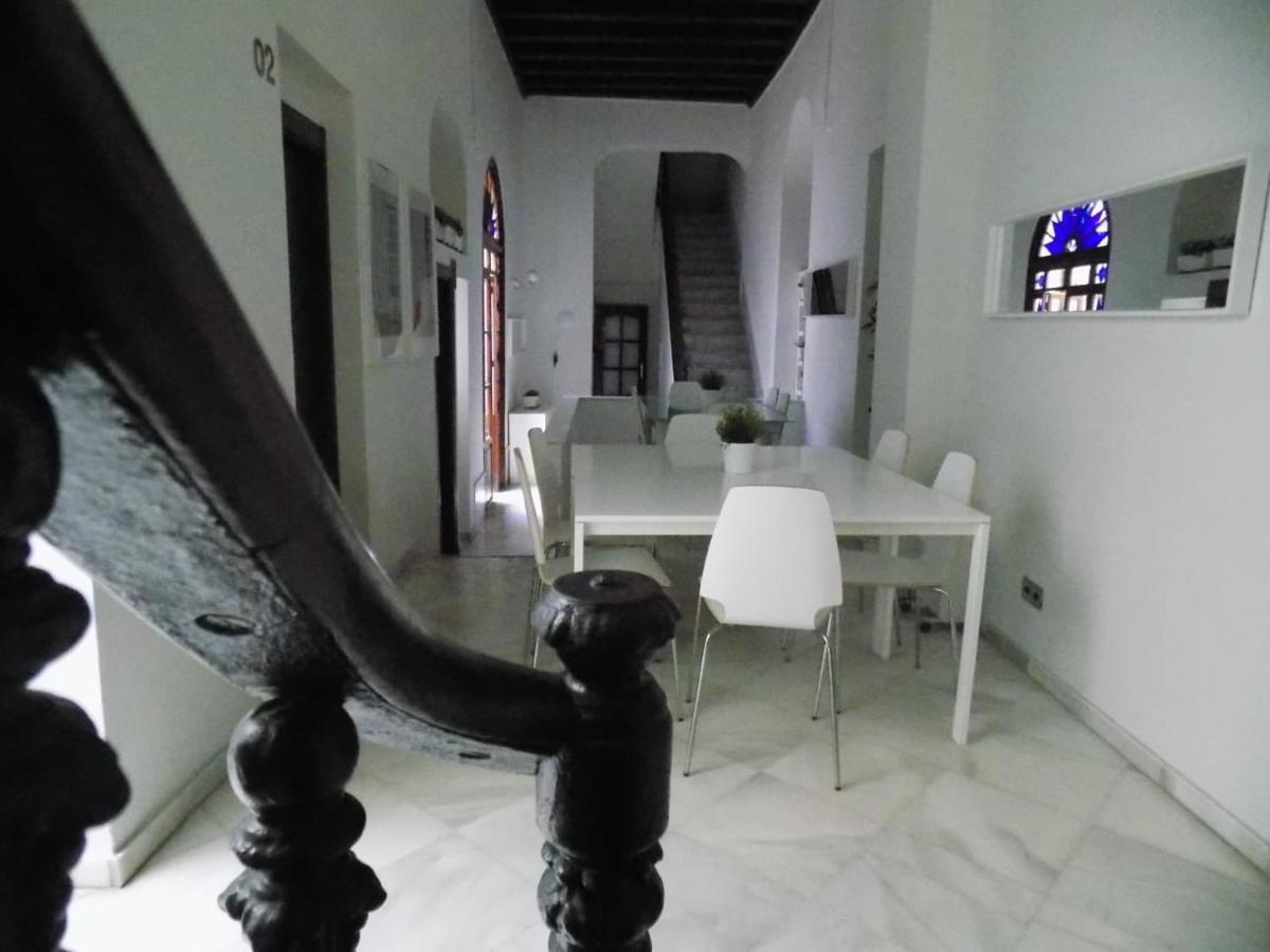Residencia Viriato Hostel Σεβίλλη Εξωτερικό φωτογραφία